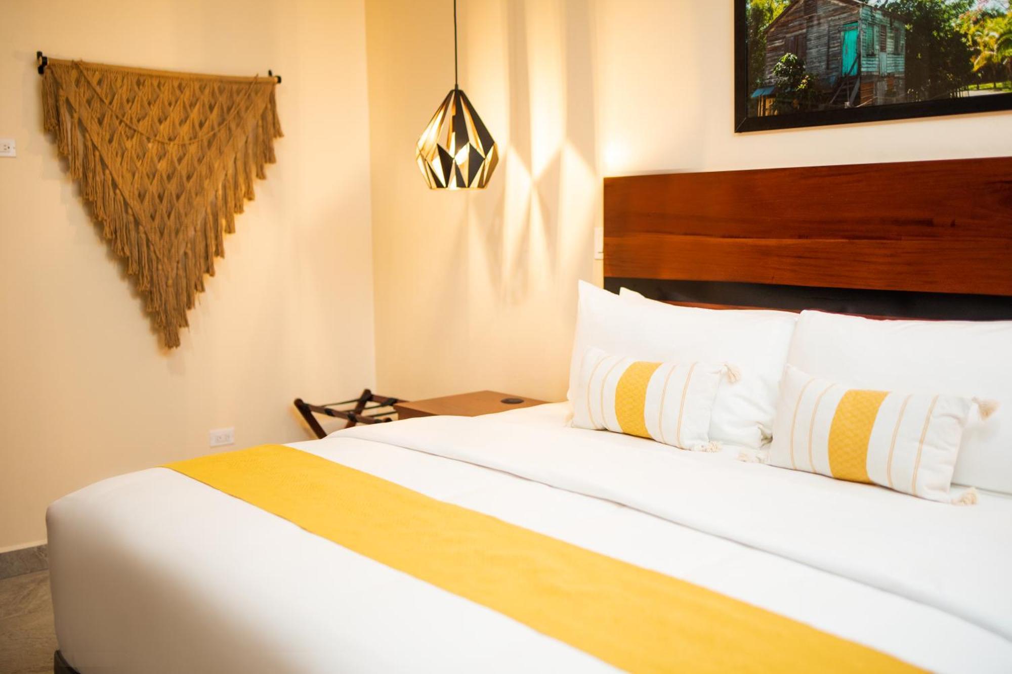 The West House Boutique Hotel San Ignacio Bagian luar foto