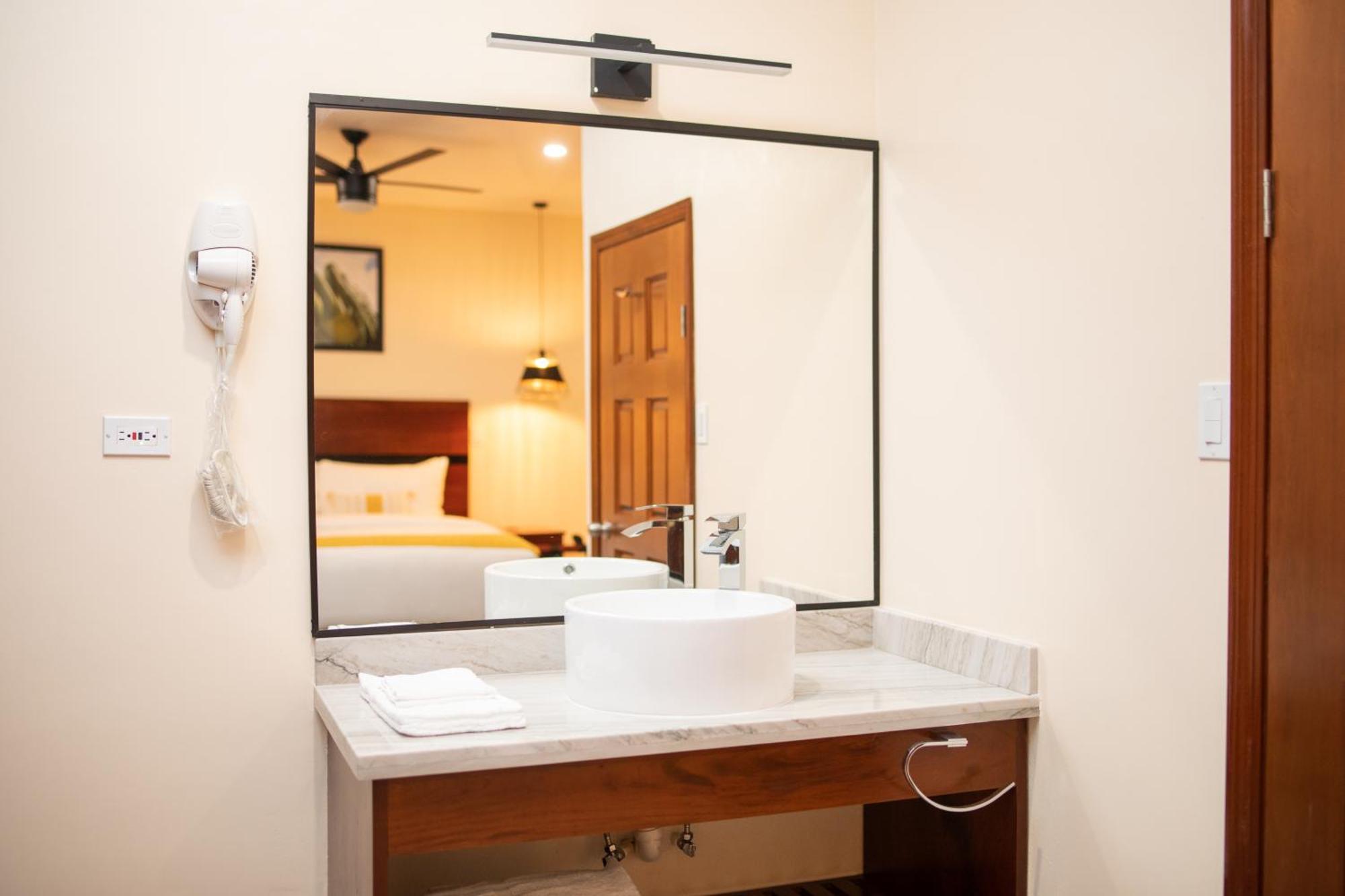 The West House Boutique Hotel San Ignacio Bagian luar foto